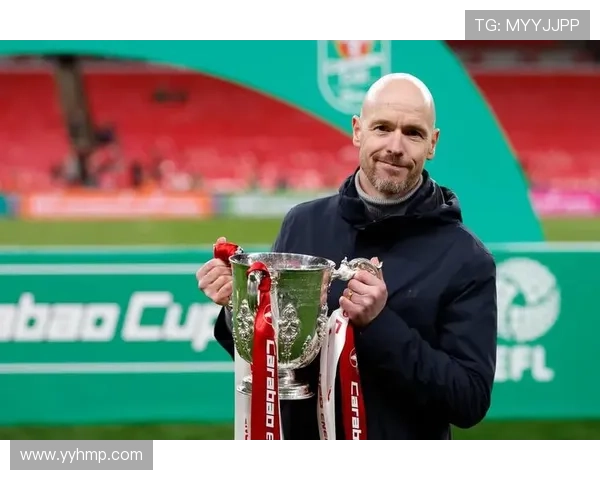 滕哈格豪赌曼联“新体系”,阵容大换血暴露致命短板:弃大牌、用新人,更衣室危机暗流涌动? 滕哈格豪赌曼联“新体系”,阵容大换血暴露致命短板:弃大牌、用新人,更衣室危机暗流涌动?