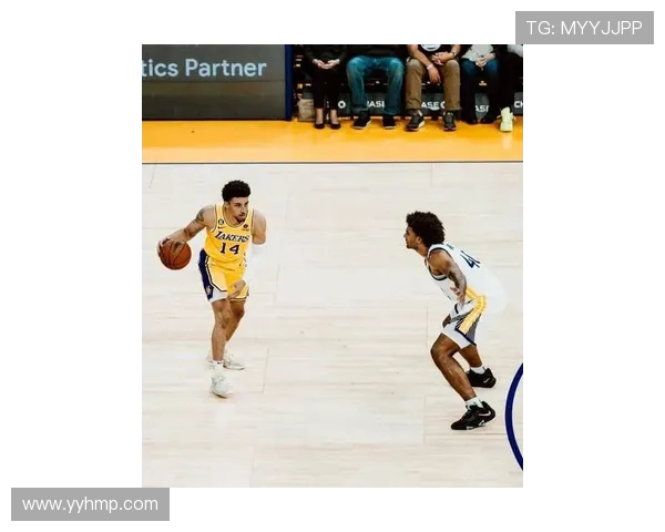 斯科蒂·皮蓬无球跑动改变防守策略拉开詹姆斯空间